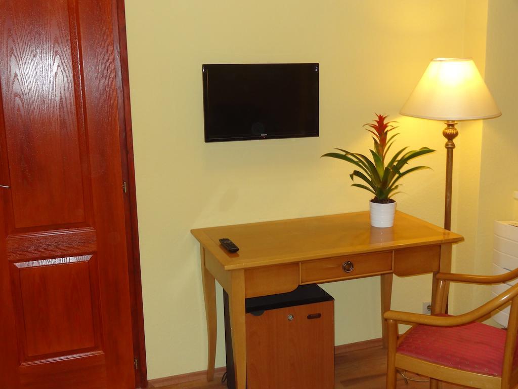 Residence Parliament Budapest Bilik gambar