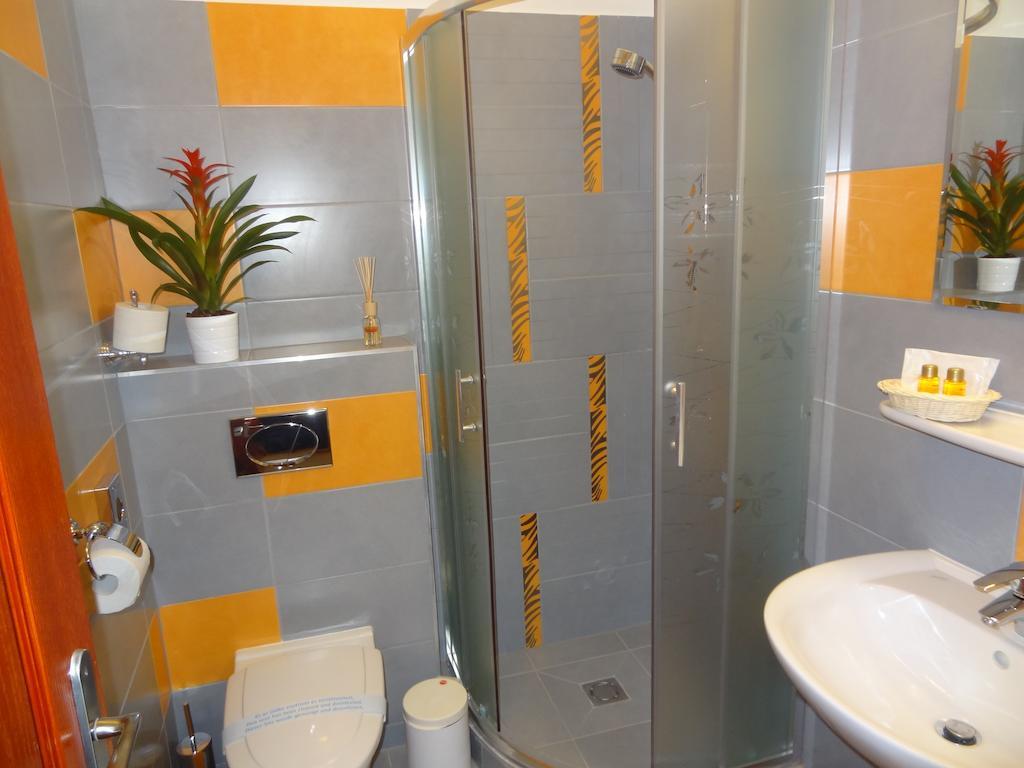 Residence Parliament Budapest Bilik gambar